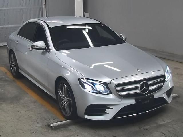 518 MERCEDES BENZ E CLASS 213042C 2016 г. (ZIP Tokyo)